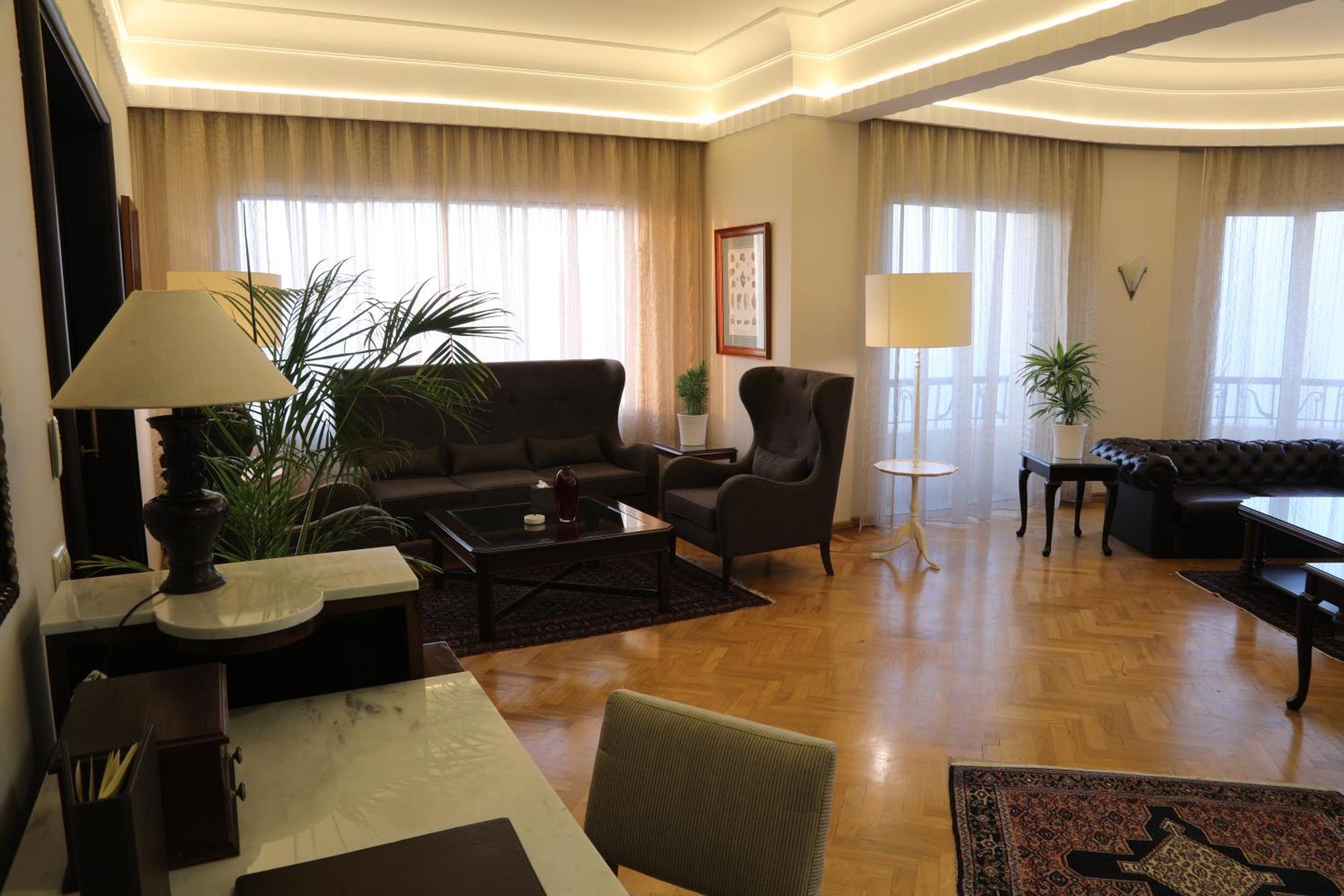 Warwick Palm Beach Hotel Beirute Exterior foto
