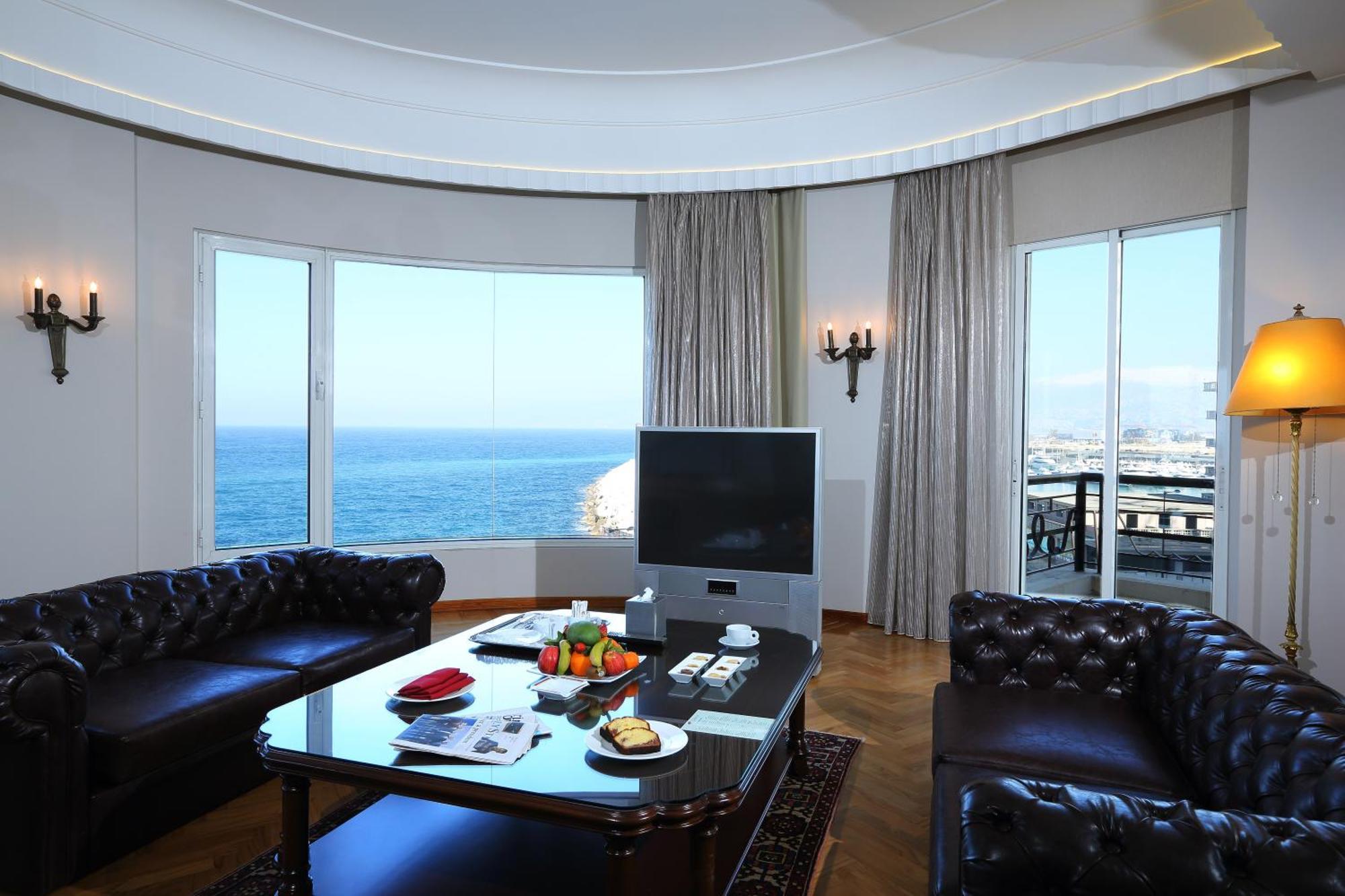 Warwick Palm Beach Hotel Beirute Exterior foto