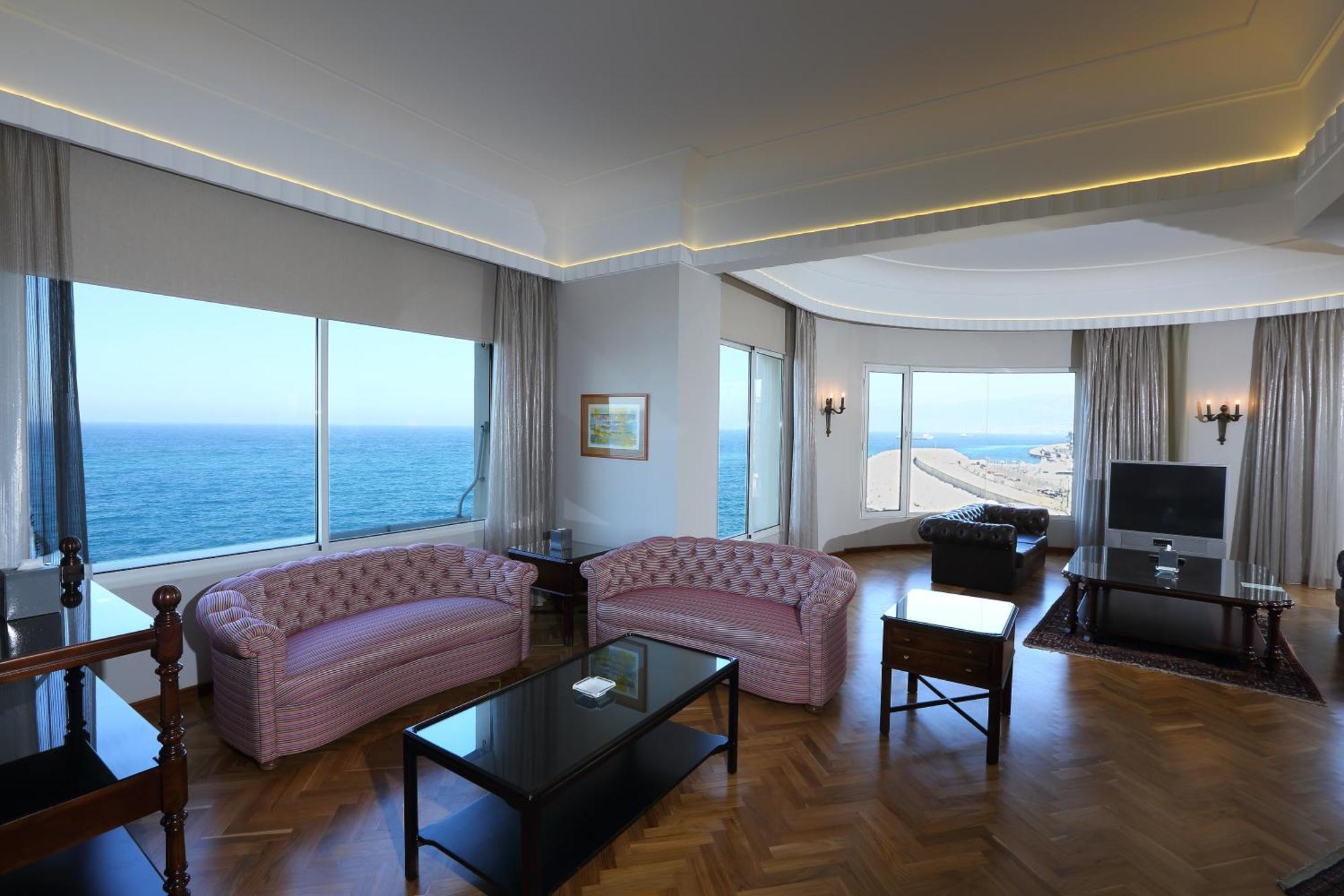 Warwick Palm Beach Hotel Beirute Exterior foto
