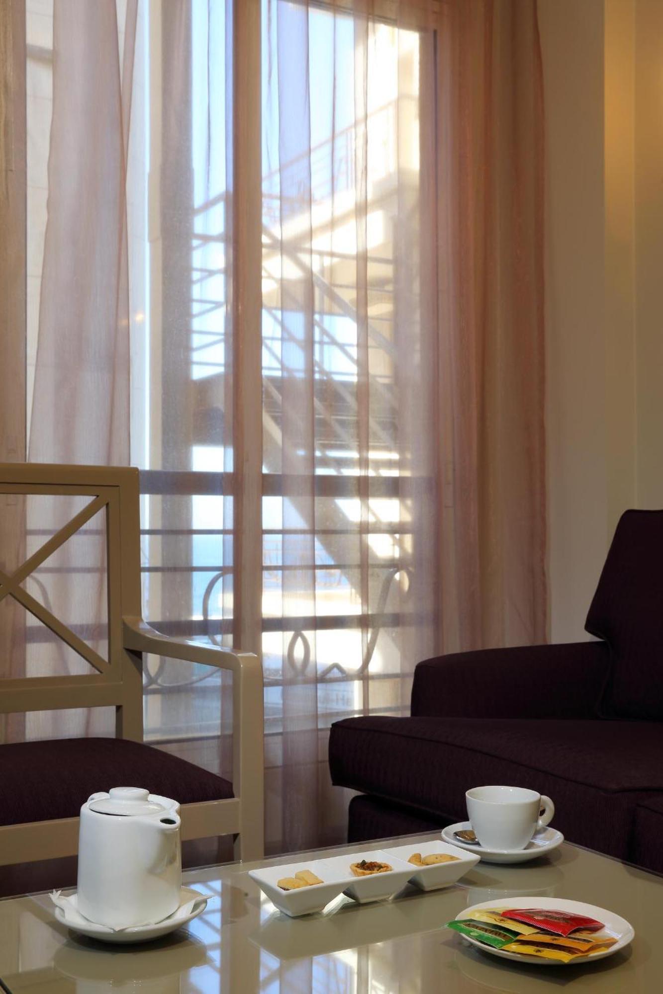 Warwick Palm Beach Hotel Beirute Quarto foto