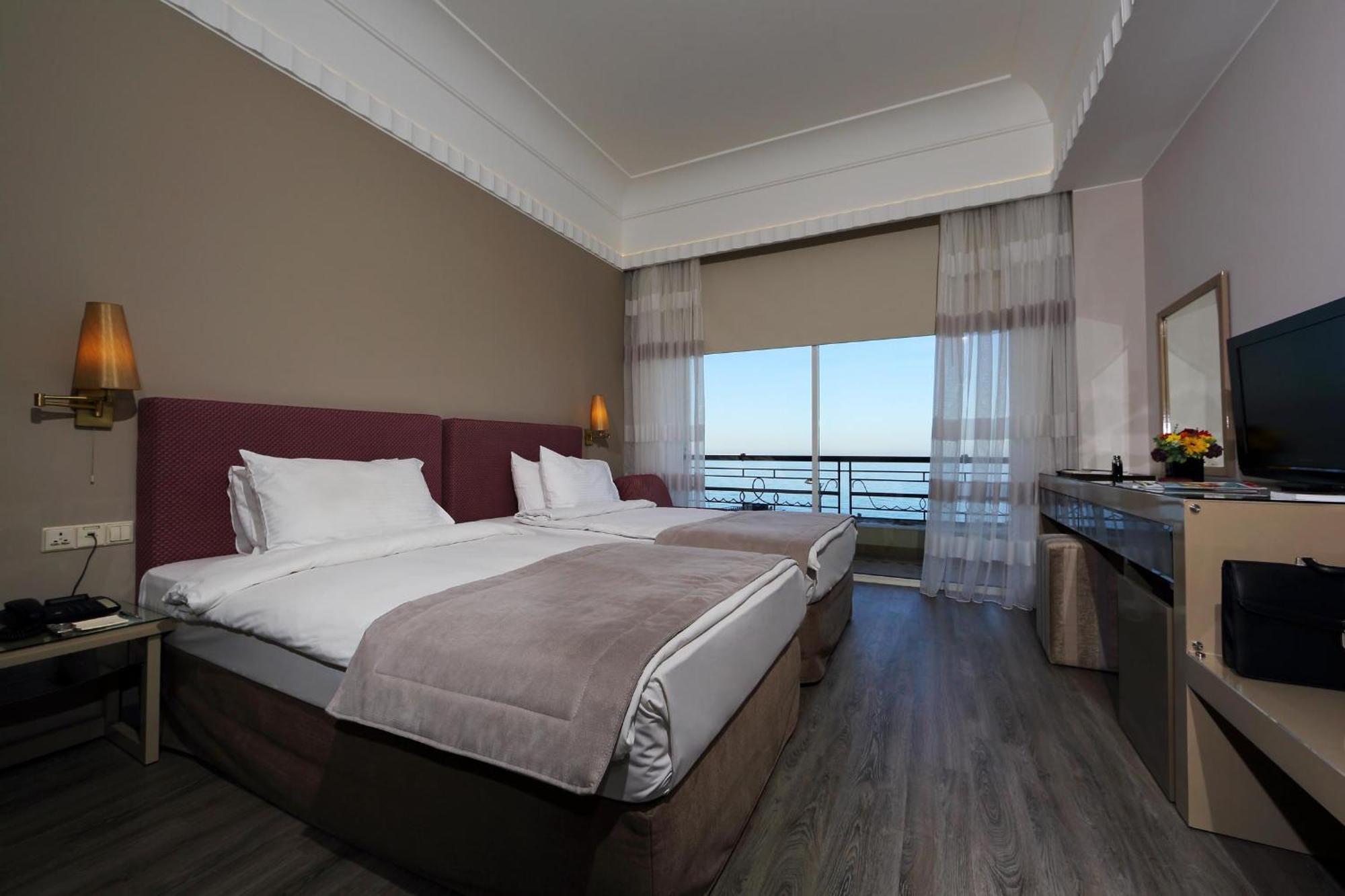 Warwick Palm Beach Hotel Beirute Quarto foto